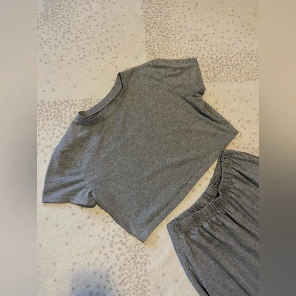 Cropped Lounge Set - Picture 3 of 13